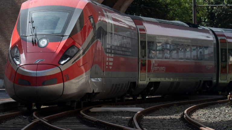 Ferrovie dello Stato, si assumono diplomati a Napoli: come partecipare